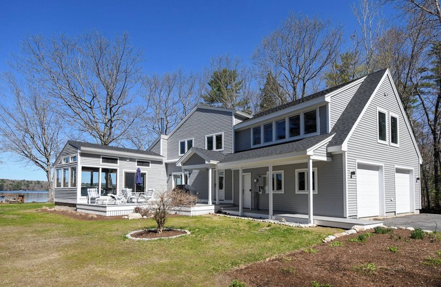 * NEWLY RENOVATED * 4-bedroom home on Long Lake with sunset views!