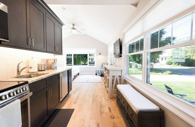 Newly Renovated Guest Suite - Steps to West Beach!
