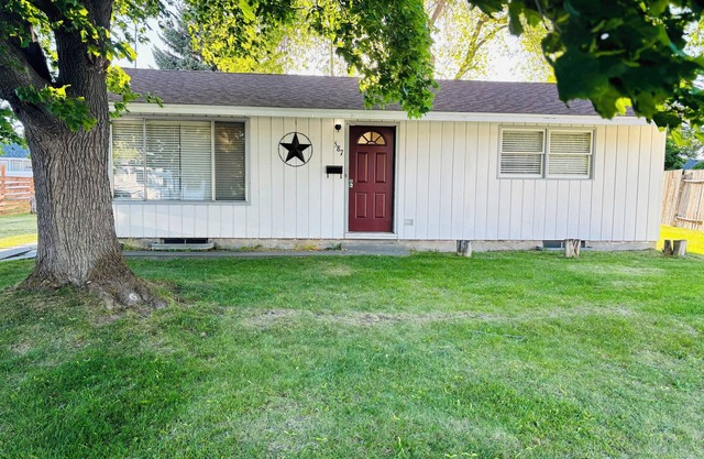 Newly renovated home right in the heart of Idaho Falls.