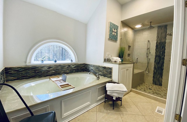 Newly Renovated! Trilith 1.5 miles 2 Master Suites