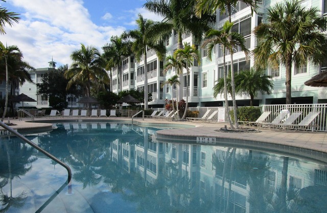 Newly Renovated 1950 S/F 3 bedroom 2 1/2 Bath End Unit Condo
