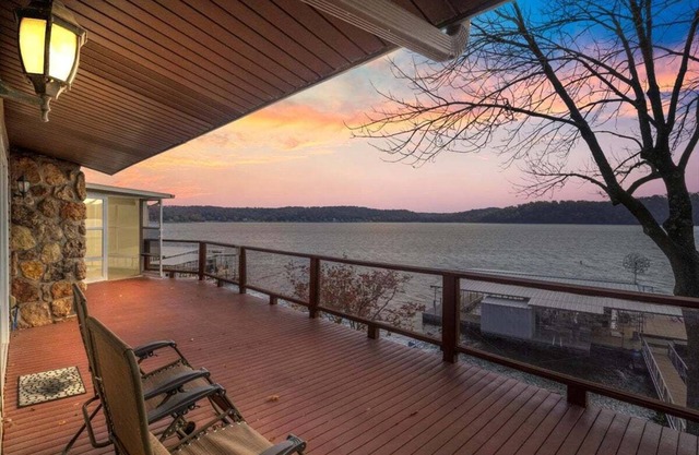Newly Updated Interior, Sunroom w/Hot Tub, Deck, Deep Water Dock, Boat & PWC Slips