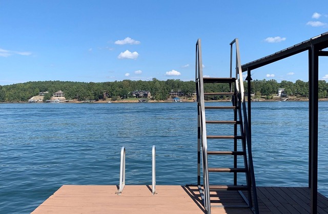 *Newly Updated* Rockview Escape @ Smith Lake