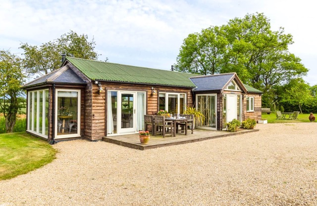 NEWTON RETREAT, family friendly, luxury holiday cottage in Embleton