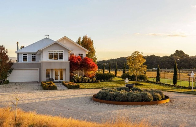nHamptons inspired Farmhouse getaway close to town.