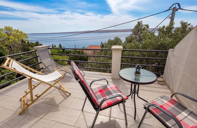 Nice apartment in Baric Draga with WiFi