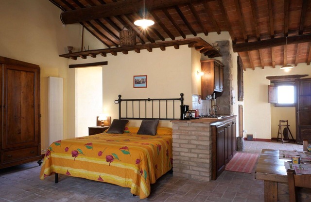 Nice apartment in villa for 2 guests with WIFI, TV and patio