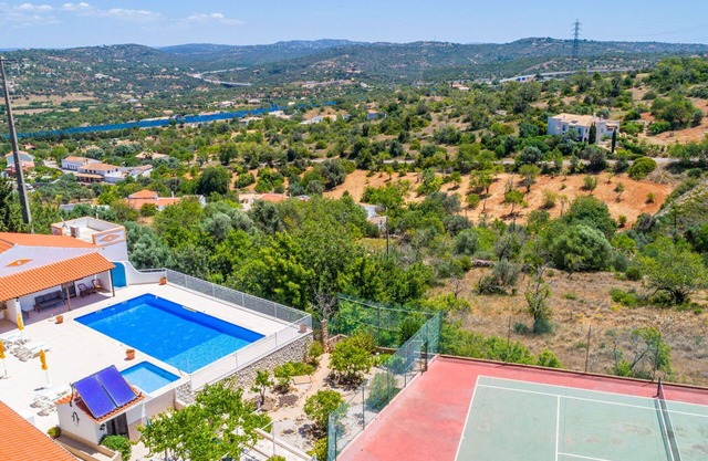 Nice apartment in villa for 4 people with A/C, WIFI, pool, TV, terrace, panoramic view and parking