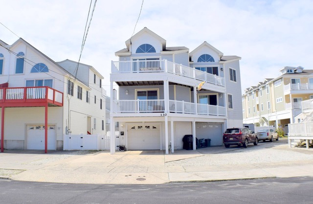 Nice Beach Block townhouse, upgraded for 2022