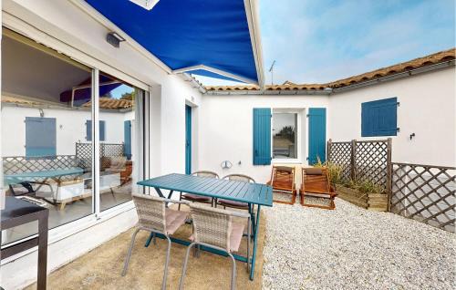 Nice Home In Meschers-Sur-Gironde With Kitchen