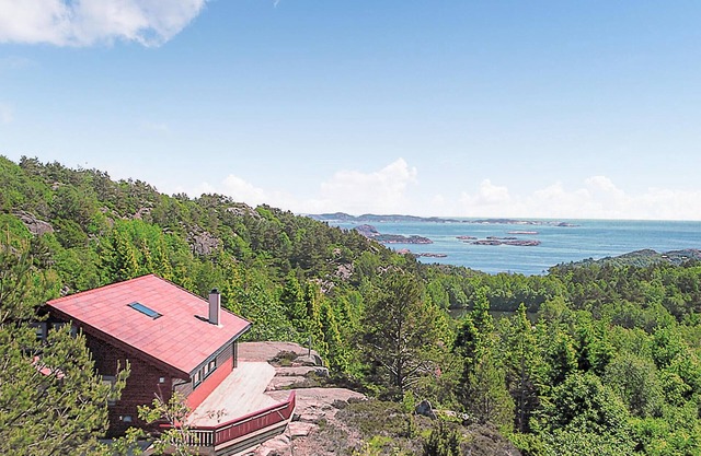 Nice home in Lindesnes with sauna