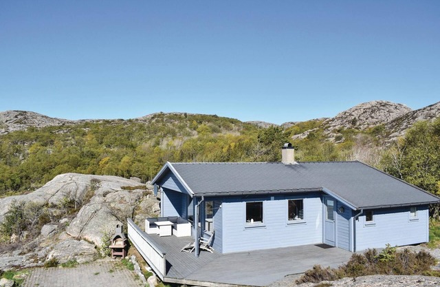 Nice home in Lindesnes with kitchen
