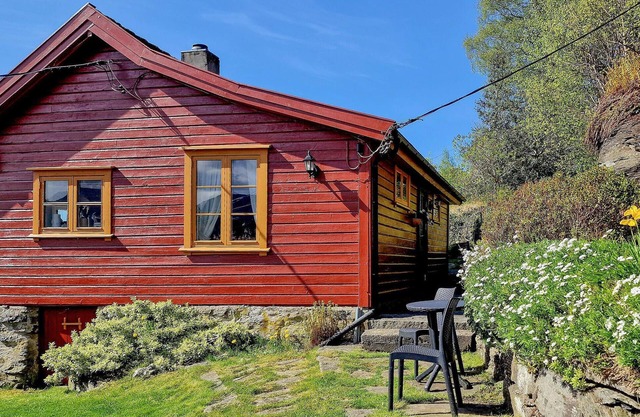 Nice home in Valen with house sea view