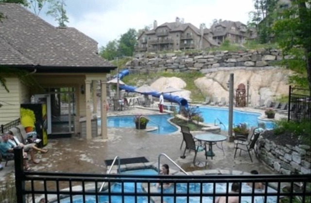Nicely Decorated Cozy 5BR Spacious Townhouse 10 minutes from Tremblant Skiing