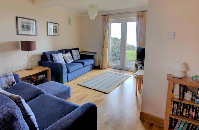 No. 4 The Links Apartment is a ground floor apartment over looking the world-famous James Braid Golf