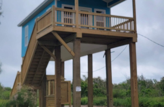 No Egrets- Beach & Bay Views, Steps from Beach