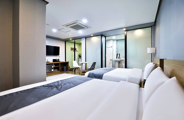 Noah hotel