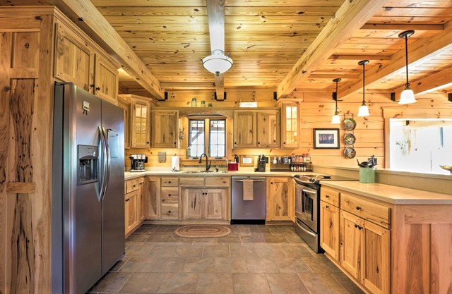 Norris Lake Area Home w/Spacious Deck + View!