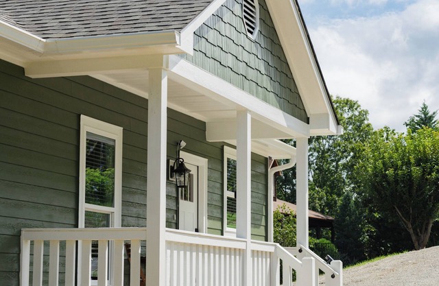 North Georgia Lake House: Lake Views & King Suite