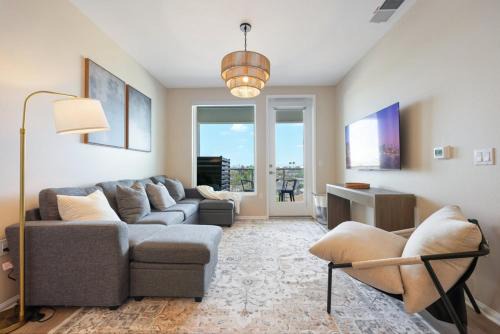 North Park Modern 2BR King Beds, Workspaces, Parking