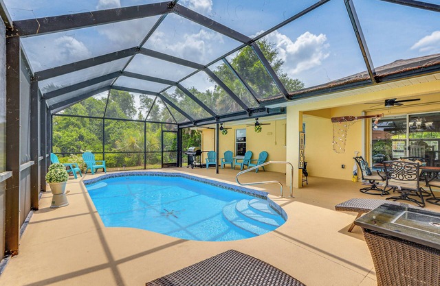 North Port Home w/Lanai & Pool - 8 Mi to Beach!