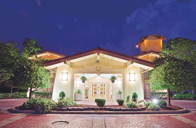 Norwood Inn & Suites Merrillville