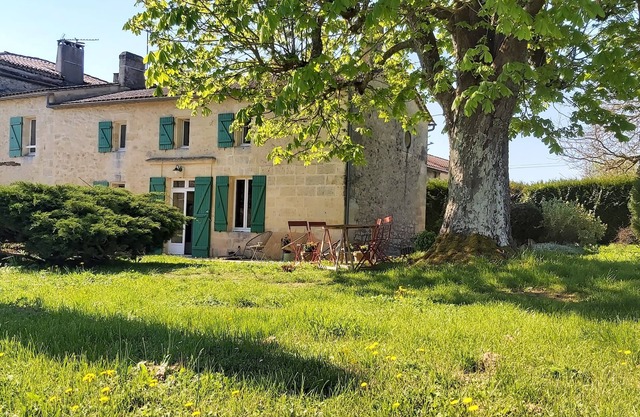 "Nouveau, a true haven of peace, close to Saint-Emilion, Bordeaux.
