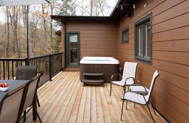 Nouveau chalet moderne/spa/Wi-Fi Modern cottage/hot tub/EV plug/Wi-Fi,beach
