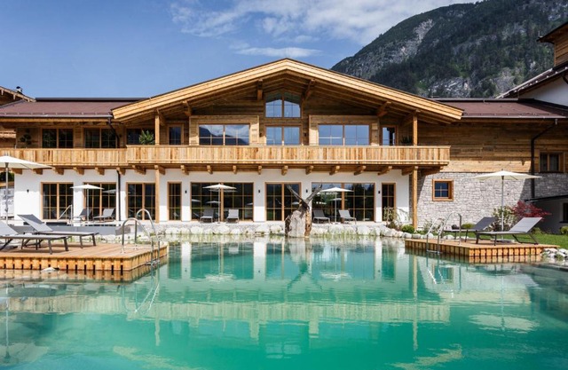 NOVA Moments Boutique Hotel