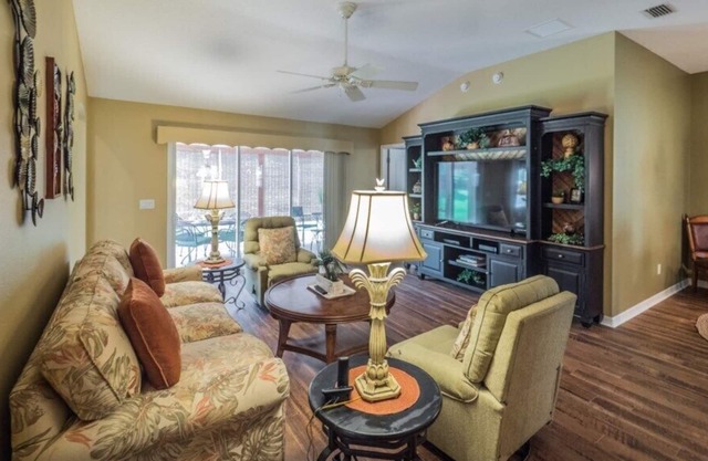 Now Available!! Near Lake Sumter Landing in Virginia Trace!
