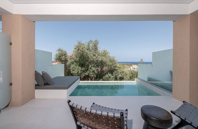 Nuovo Luxury Suites