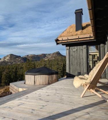 Nydelig hytte med badestamp og sauna