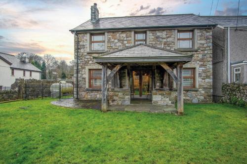 Oak Lodge - The Sleeping Giant - Pen Y Cae Inn