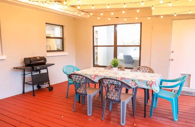 Oak Terrace - Coastal House, BBQ Grill, Ballpark