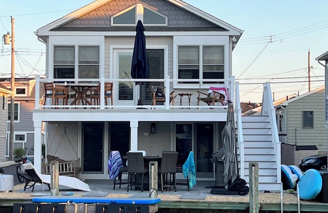 OB2 Bay front 3 bedroom home- walk to beach