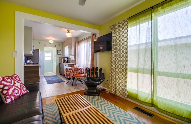 Ocean Beach gem. Enjoy Ocean breezes and sunsets from this darling get-a-way