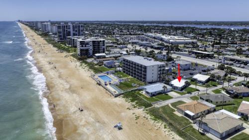 Ocean Breeze Beach Bungalow - 2bedroom 2bath