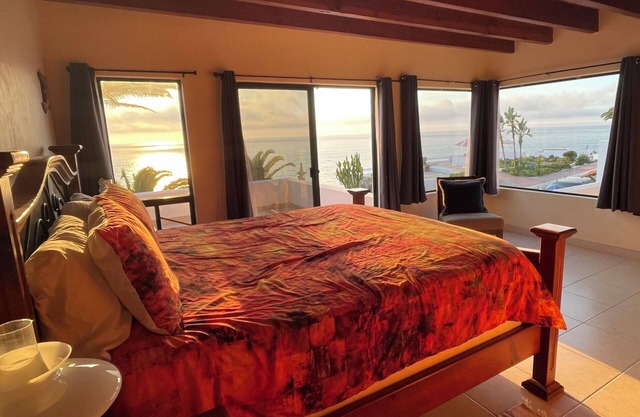 Ocean Front House, 3 BR, Gated Community, Plaza Del Mar in Playas de Rosarito