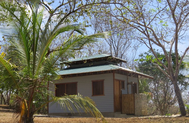 Ocean Front White Sand Beach Bungalow very romantic & private