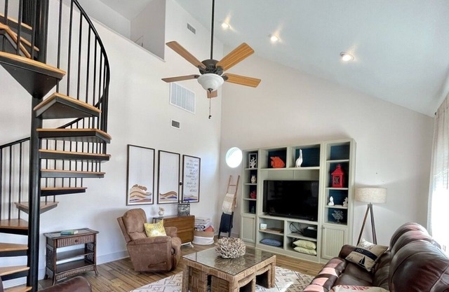 Ocean's Edge 4 Bedroom Home by Redawning