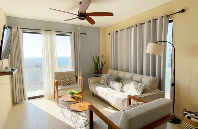 Ocean view 1 block from the malecon beach