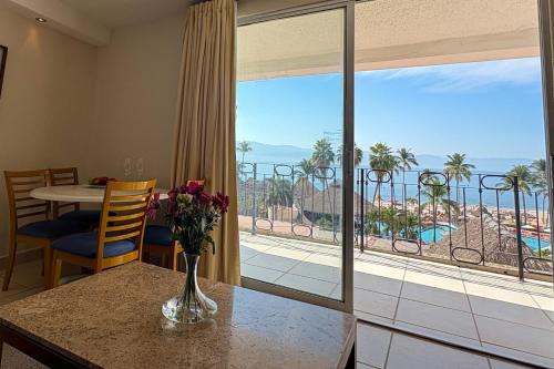 Ocean view & hotel amenities!