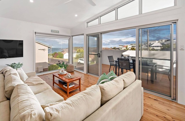 Ocean views and stroll to beach from this beautiful renovated house