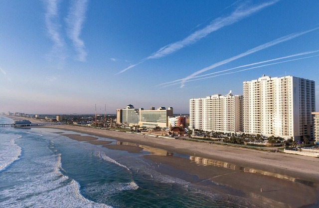 Ocean Walk 2bed/2bath Deluxe Lock Off. in Daytona Beach, FL!n