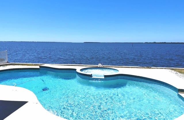 Oceanfront 3-bedroom house on Terra Ceia Bay, Palmetto, Florida, USA