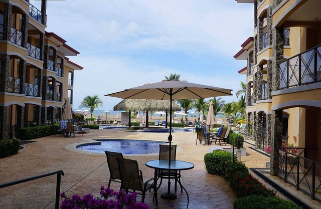 Oceanfront 3BDR condo on the beach