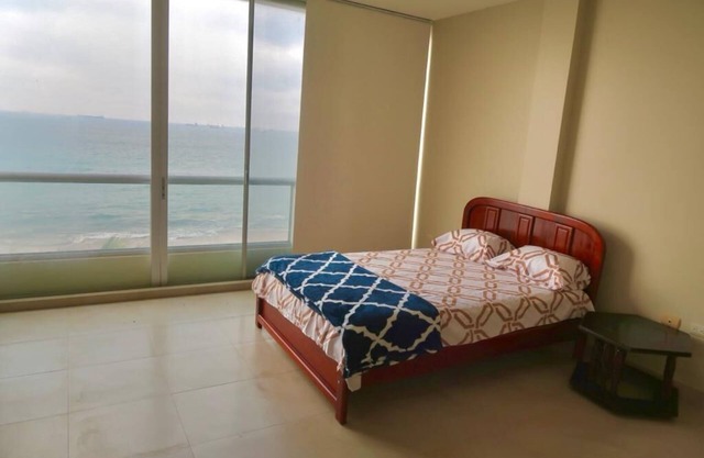 Oceanfront apartment with beautiful view
