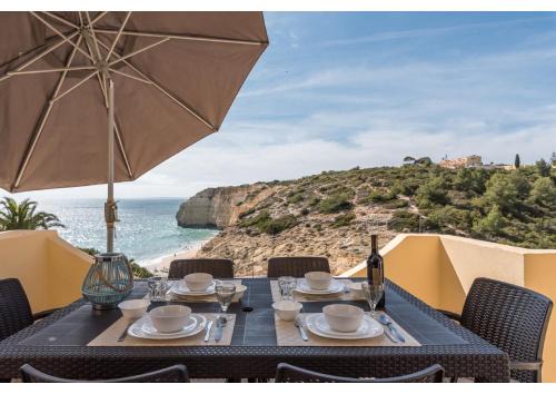 Oceanfront Escape in Carvoeiro - Breathtaking Algarve Views