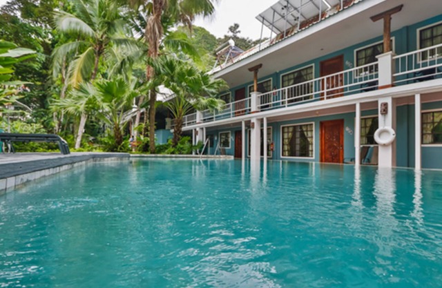 Oceanfront Hotel Verde Mar direct access to the beach