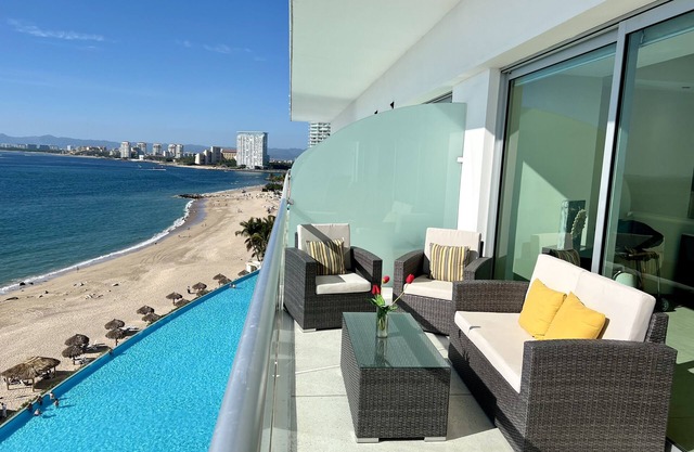 Oceanfront Peninsula Hotel Zone Puerto Vallarta Tower 3